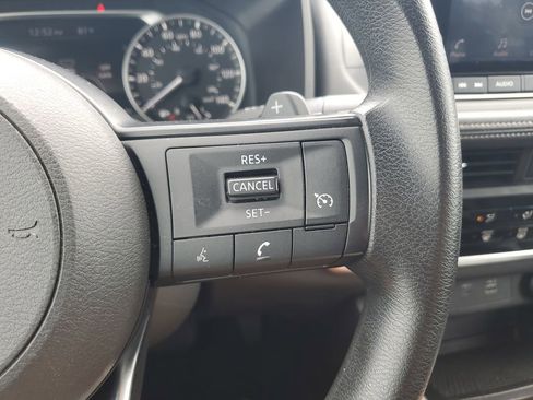 Used 2023 Nissan Rogue S FWD image 26