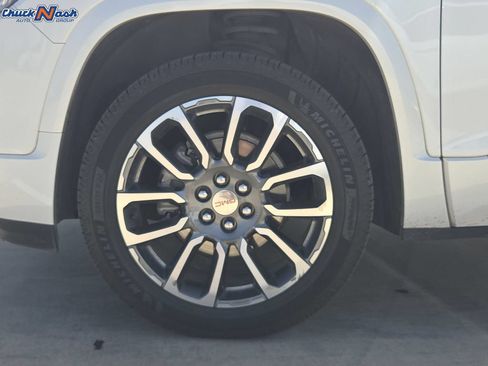 Used 2023 GMC Acadia Denali w/ Denali Technology Package FWD image 9