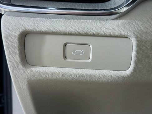 Certified 2026 Volvo V60 B5 Cross Country Plus w/ Climate Package image 10