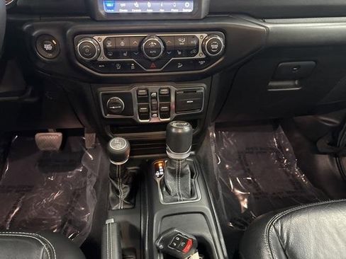 Used 2020 Jeep Wrangler Unlimited Sahara w/ Uconnect 4C Nav & Sound Group image 22