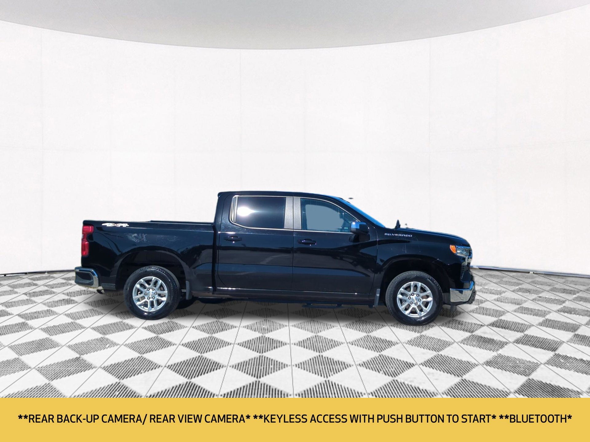 Used 2024 Chevrolet Silverado 1500 LT AWD/4WD image 7