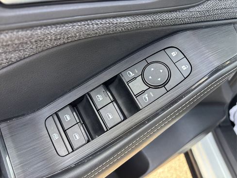 Used 2023 Nissan Rogue SV AWD/4WD image 32