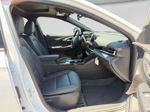 New 2026 Buick Envista Avenir FWD image 16