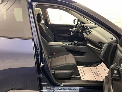 Used 2025 Nissan Rogue SV AWD/4WD image 38
