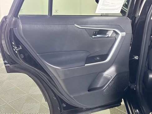 Used 2022 Toyota RAV4 XLE Premium w/ Carpet Mat Package (TMS) image 19