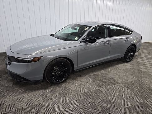 Certified 2025 Honda Accord SE image 6