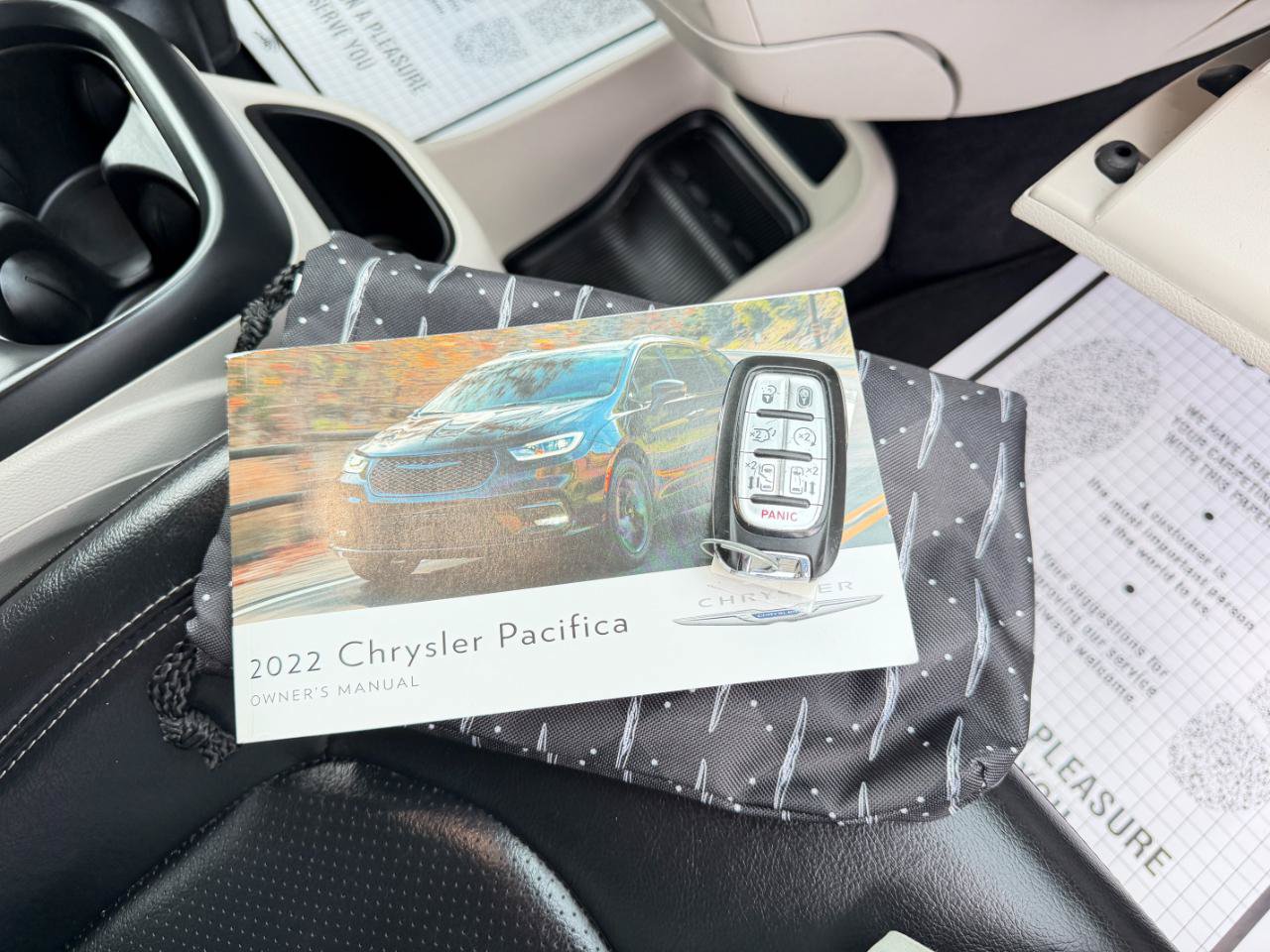 Used 2022 Chrysler Pacifica Touring-L FWD image 54