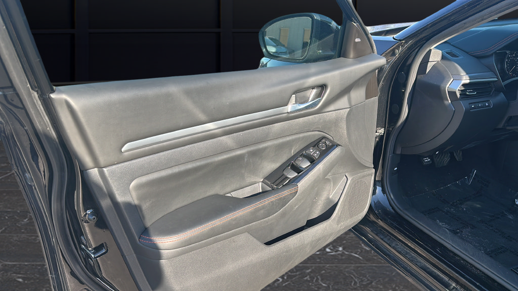 Certified 2024 Nissan Altima 2.5 SR FWD image 10