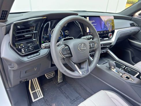 Used 2026 Lexus TX 500h AWD w/ Technology Package image 13