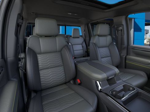 New 2026 Chevrolet Silverado 2500 ZR2 AWD/4WD image 16