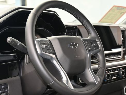 Used 2025 Chevrolet Silverado 1500 LT Trail Boss w/ Convenience Package II image 13