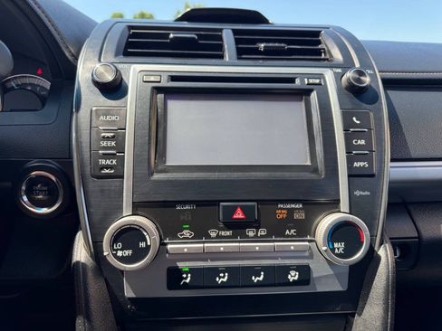 Used 2013 Toyota Camry SE FWD image 20