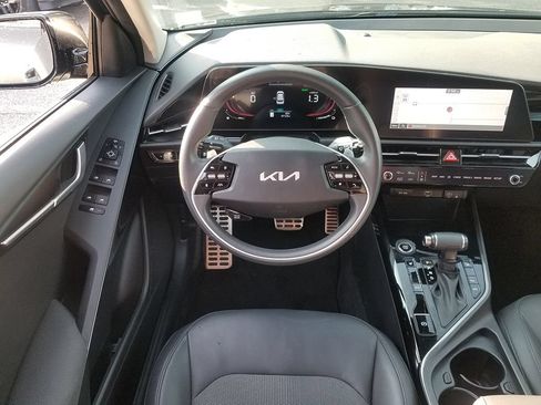Used 2023 Kia Niro EX Touring FWD image 8