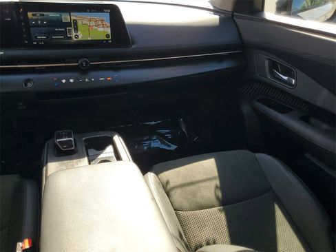 Certified 2024 Nissan Ariya AWD image 15