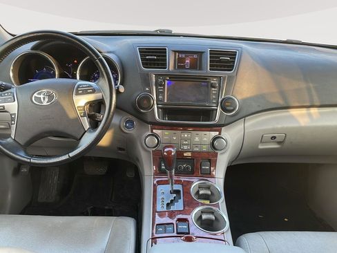 Used 2013 Toyota Highlander Limited image 12