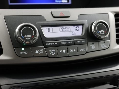 Used 2016 Honda Odyssey SE image 29