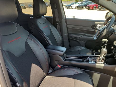 Used 2024 Jeep Compass Trailhawk AWD/4WD image 14