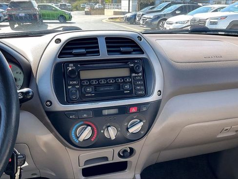 Used 2002 Toyota RAV4 4WD image 6