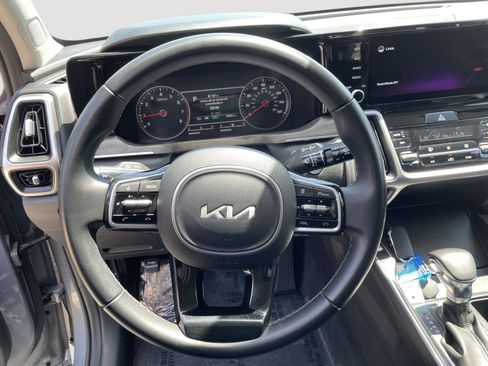 Used 2022 Kia Sorento S AWD/4WD image 8