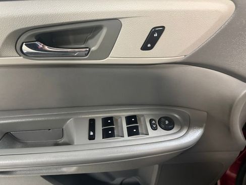 Used 2013 Chevrolet Traverse LT w/ All-Star Edition AWD/4WD image 13