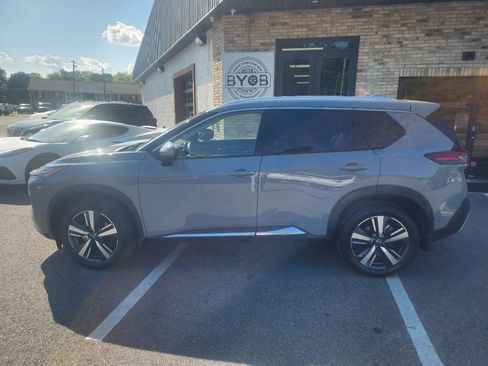 Used 2023 Nissan Rogue Platinum w/ Platinum Premium Package image 2