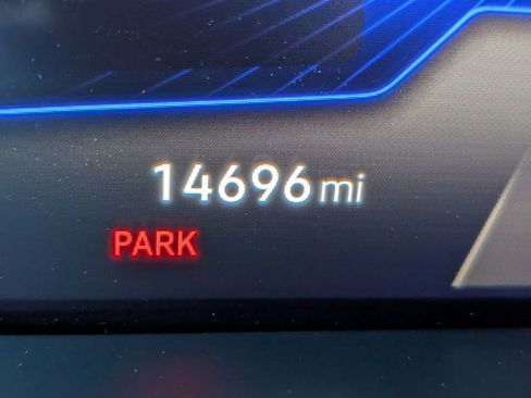 Used 2023 Volkswagen Taos SE image 30