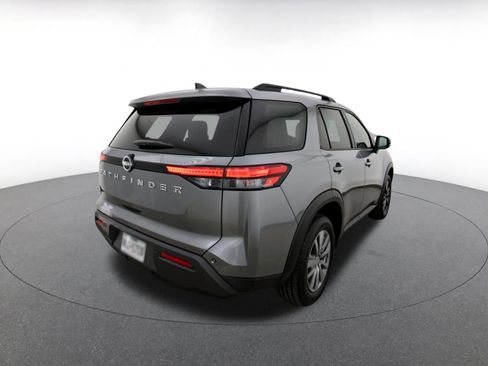 Used 2025 Nissan Pathfinder SV FWD image 9