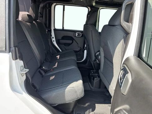 New 2025 Jeep Gladiator Sport image 26