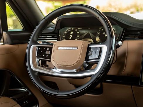 Used 2025 Land Rover Range Rover SE AWD/4WD image 19