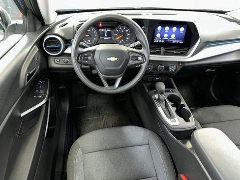 Certified 2024 Chevrolet Trax LS image 3