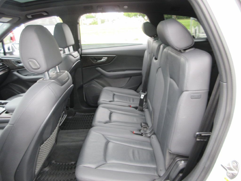 Used 2023 Audi Q7 3.0T Premium w/ Convenience Package AWD/4WD image 22