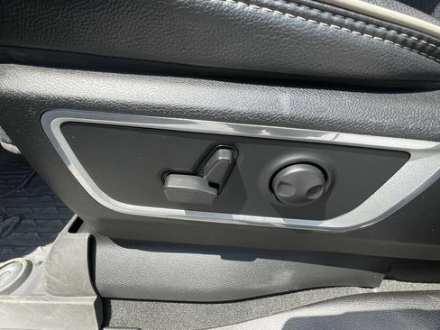 Used 2024 RAM 1500 Laramie AWD/4WD image 16