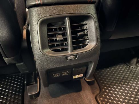 Used 2022 Jeep Cherokee Trailhawk w/ Premium Leather Package AWD/4WD image 15
