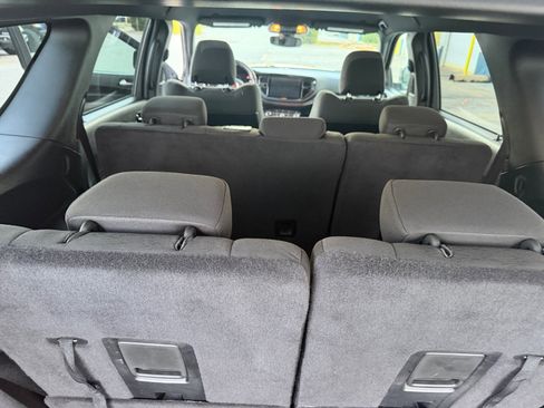 Used 2024 Dodge Durango R/T w/ Blacktop Package image 18