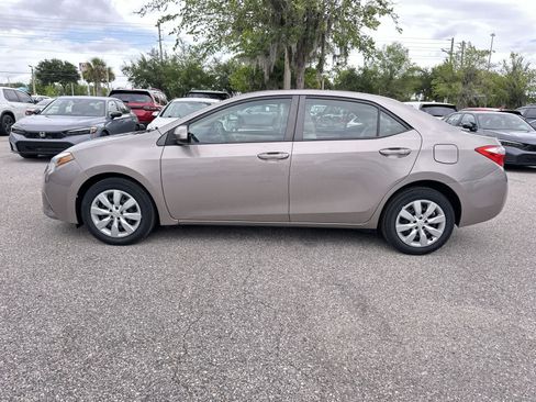 Used 2015 Toyota Corolla LE FWD image 3