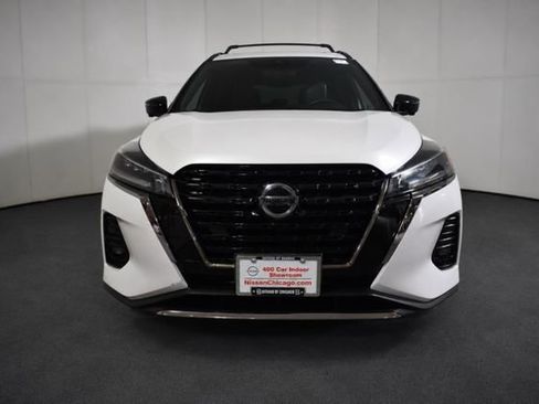 Used 2021 Nissan Kicks SR w/ SR Premium Package FWD image 2