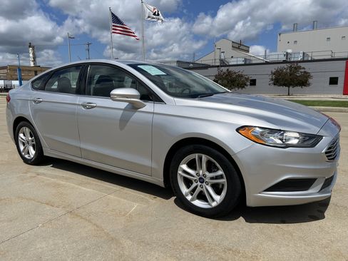 Used 2018 Ford Fusion SE FWD image 10