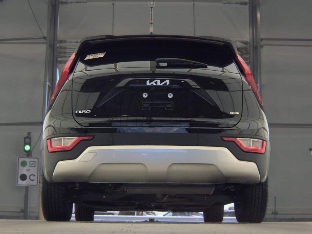 Certified 2023 Kia Niro EX FWD image 6