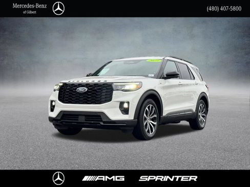 Used 2025 Ford Explorer ST-Line RWD image 1
