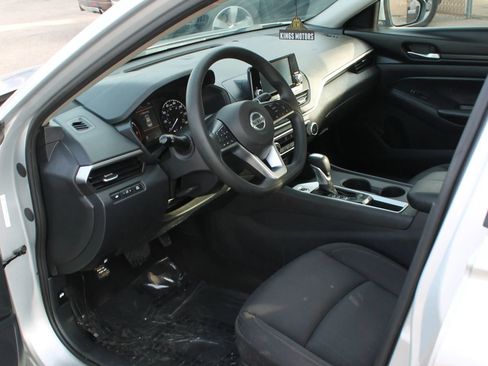 Used 2022 Nissan Altima 2.5 S FWD image 13