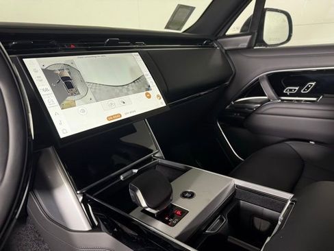 New 2025 Land Rover Range Rover SE image 24