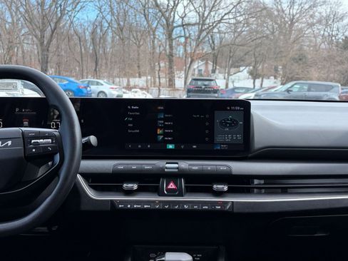 Used 2025 Kia K4 LXS image 17