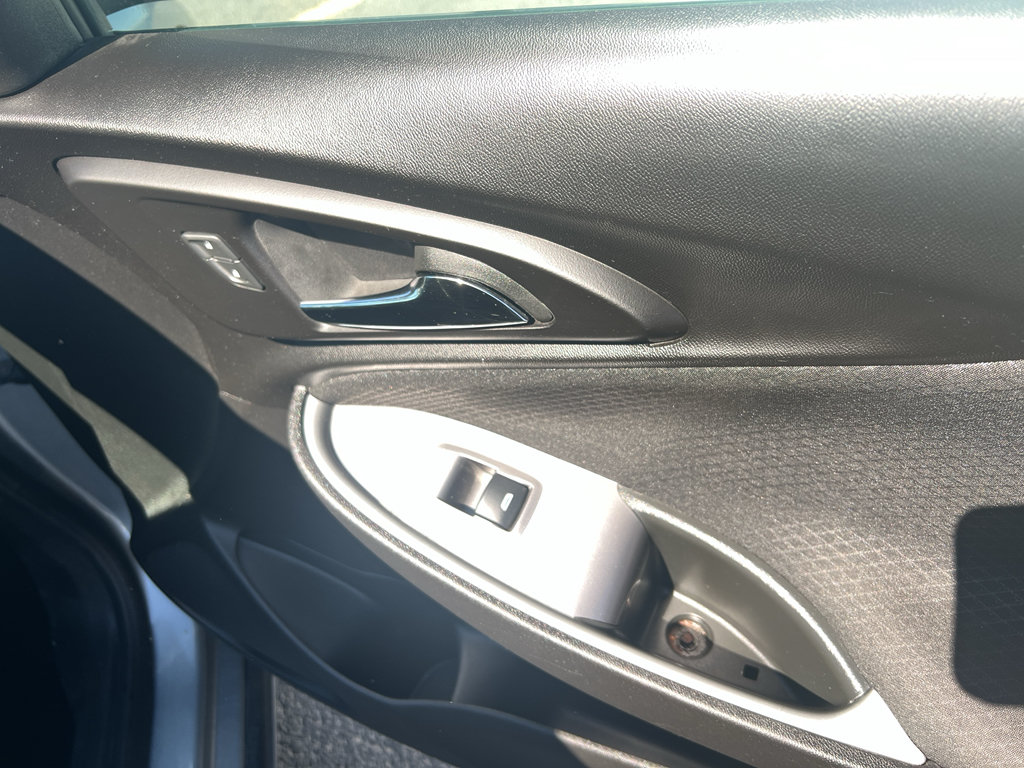 Used 2024 Chevrolet Malibu LT FWD image 21