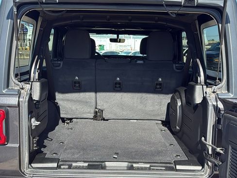 Used 2020 Jeep Wrangler Unlimited Rubicon image 28