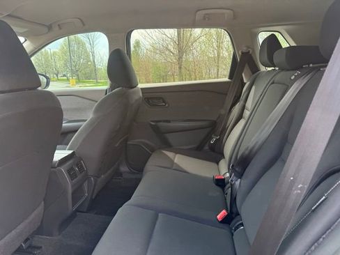 Used 2023 Nissan Rogue S image 12