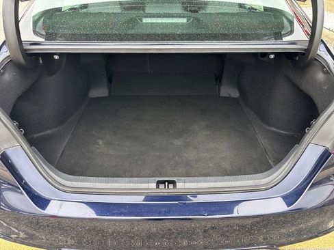 Used 2021 Toyota Camry SE FWD image 11