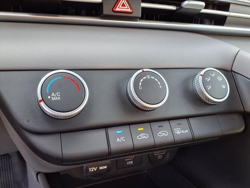 Used 2023 Hyundai Elantra SE w/ Cargo Package image 7