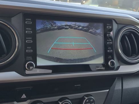 Used 2022 Toyota Tacoma SR5 w/ SR5 Appearance Package (SM) image 16