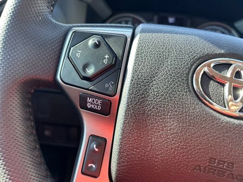 Used 2021 Toyota Tacoma SR5 RWD image 18