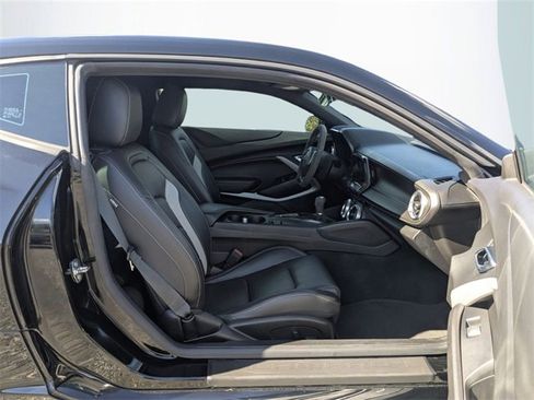 Used 2021 Chevrolet Camaro LT w/ 1LE Track Performance Package image 12